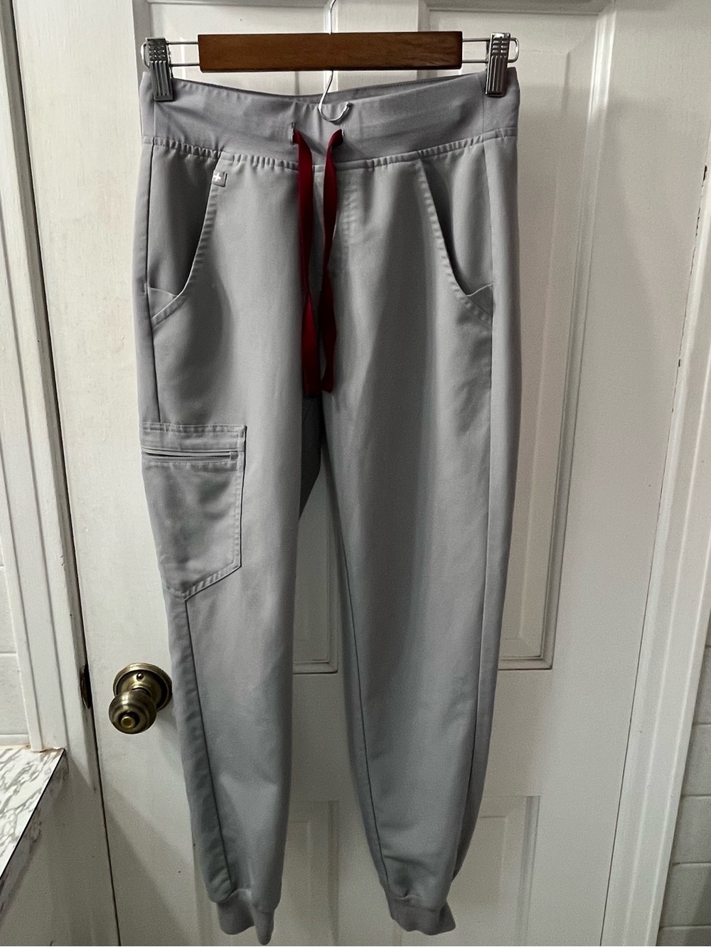 FIGS Cement Zamora Jogger Scrub Pants XXS Gray Burgundy Color Pop
